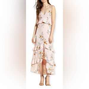 Lush Pink Sundress with‎ Spaghetti Straps and V-Neckline